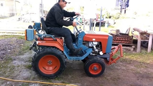 Трактор КМЗ 012