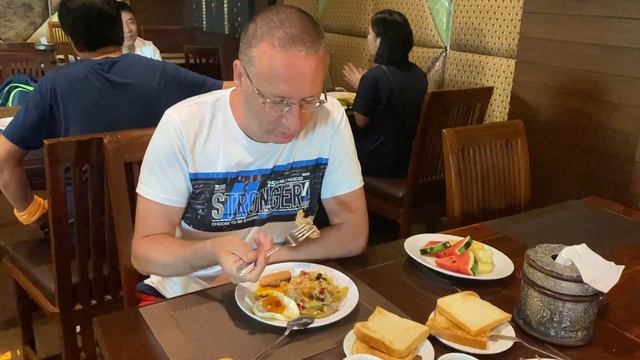 Паттайя 2023! Лучший пляж! Отель 5 звезд за дешево! Уличная тайская еда. Стоит ли купаться в Паттай