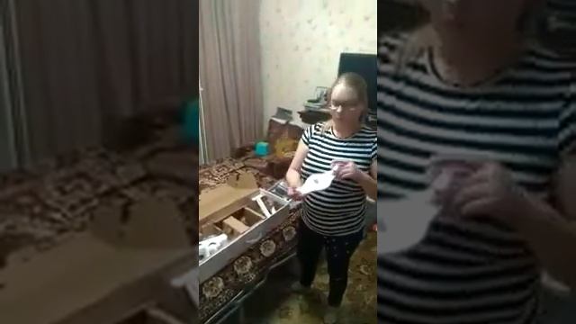 Обзор беспроводного вертикального пылесоса 2 в 1 Redmond RV-UR341