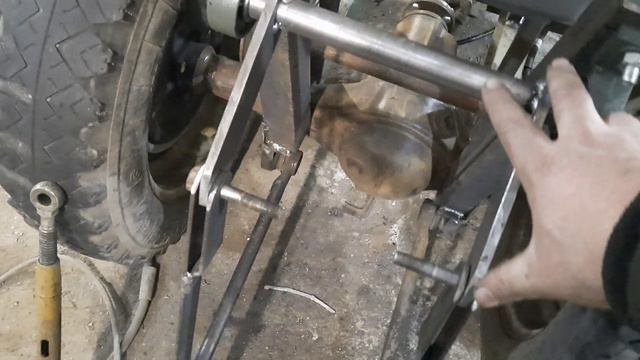 МИНИТРАКТОР с реверсом. Шкив отбора мощности и навеска.