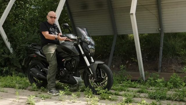 Обновлённый Bajaj Dominar 400 2022 - лучший индийский мотоцикл в обзоре Дениса Панфёрова