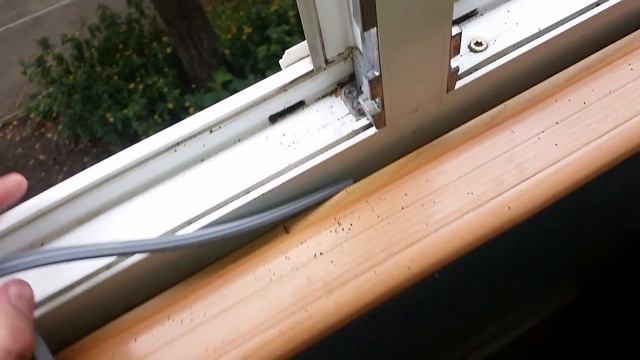 Замена уплотнителя на окне - очень просто.