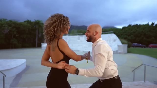 Я ЖДУ КОГДА НАСТУПИТ ВЕЧЕР. Поёт Иззат Ибрагимов. Слова Юрия Литвиненко. Танцуют Ataca x La Alemana