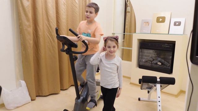 Эдик решил заняться спортом Влог Family FunTube Life