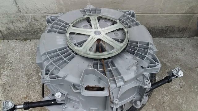 Стиральная машина Electrolux сильно гудят подшипники.Решено!