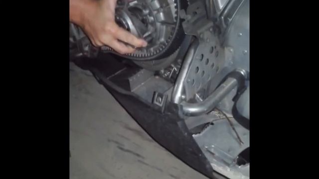 Замена ремня вариатора на снегоходе ямаха Yamaha Nytro, установка ремня 8DN-17641-00 Optibelt 11150