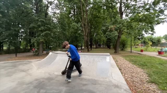 ДЕЛАЮ ТРЮКИ НА ЭЛЕКТРО САМОКАТЕ!