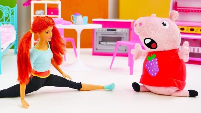Свинка Пеппа худеет — Куклы Барби и фитнес — Видео про игрушки Свинка Пеппа на русском языке