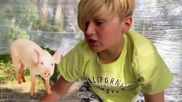 За Николь СЛЕДИТ ЧУДОВИЩЕ || 24 часа в ЛЕСУ