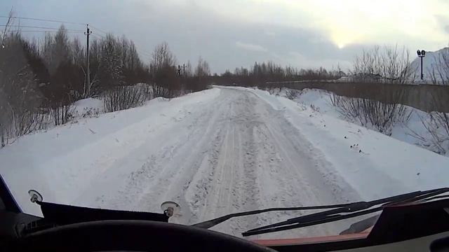 Засыпало снегом дорогу!!! Фуры буксуют, помогаю им доехать до загрузки или выгрузки!