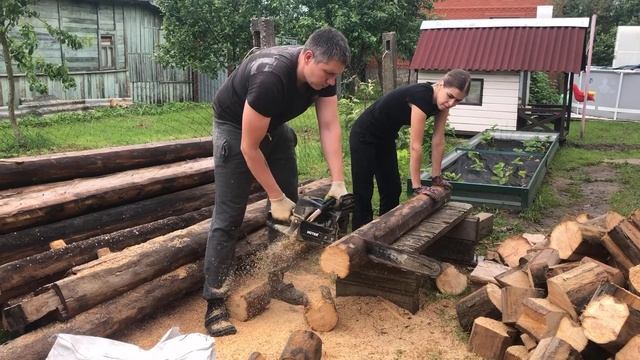 Пилим дрова бензопилой