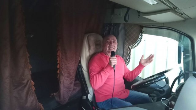 По многочисленным просьбам - "Дым сигарет с ментолом" от поющего дальнобойщика