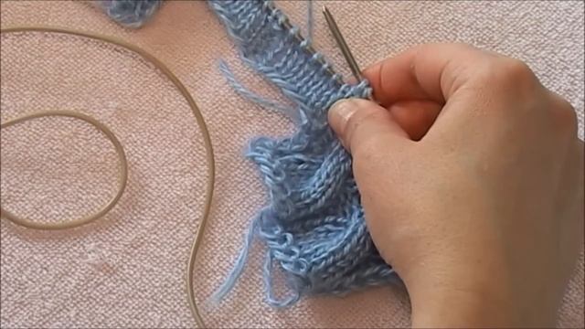 жилет на девочку, вязание спицами