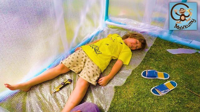 DIY Манкиту дети строят домик для детей / DIY playhouse for kids. МанкиТайм