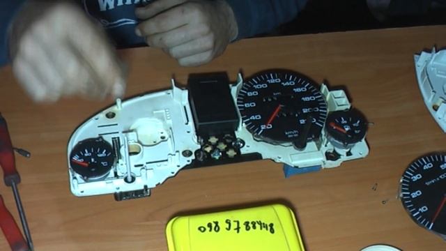 АУДИ 80 РОЗБОРКА ПРИБОРНОЙ ПАНЕЛИ\ ЗАМЕНА ЧАСОВ \ВПИХНУТЬ НЕВПИХУЕМОЕ
