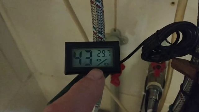 Как избавиться от конденсата на трубах холодной воды в ванной комнате. Нюансы и советы.