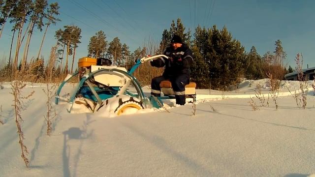 Самодельный мотобуксировщик из мотоблока Нева на двойных колесах