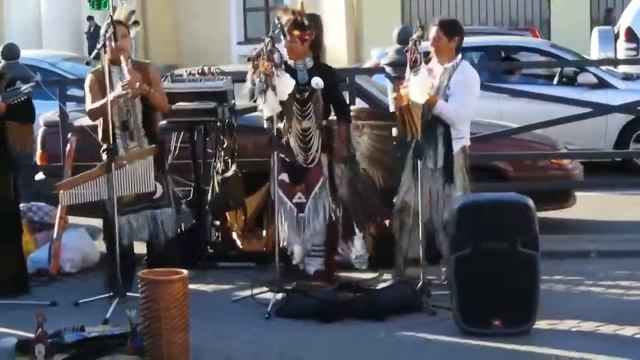 Музыка индейцев. Индейцы в городе Санкт-Петербург