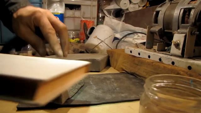 Наточить сапожный нож из прочной стали для работы очень остро и правильно