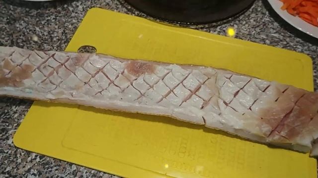 Что приготовить из тонкого сала? Рулет из тонкого сала с фаршем.