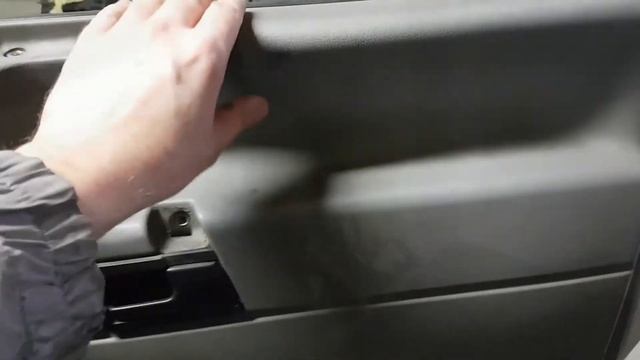 Как снять обшивку двери на Т4