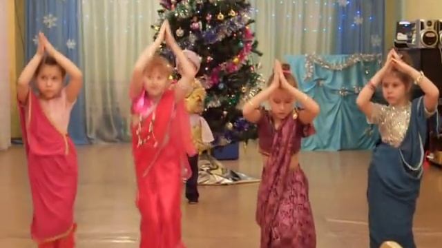 ИНДИЙСКИЙ ТАНЕЦ "Зуби-Зуби". Танцуют дошкольники.