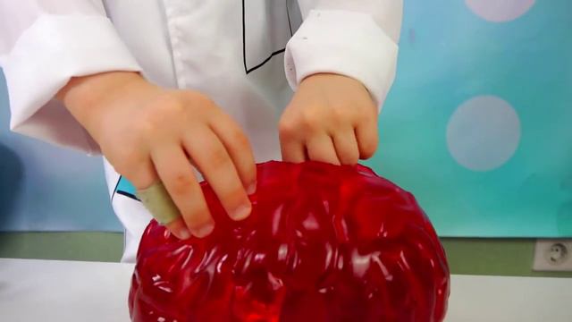 Bad Baby Doctor Мама Джокер Сошла с Ума - Детки Играют в Доктора Joker Brain Surgery Doc McStuffins