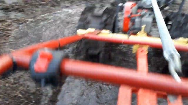 Мотоблок мб2. Мотоблок вездеход по лесам.