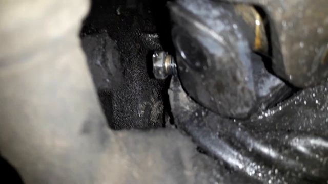 болтается рычаг КПП на калине