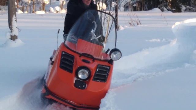 Буран с двигателем Лифан 20л.с. и гусеницами полярник по пухляку (часть1).