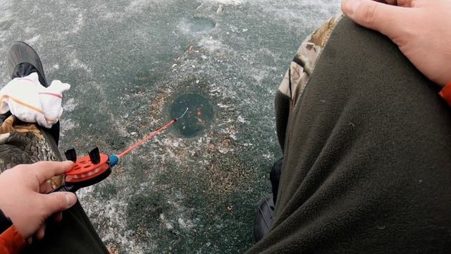 Последний лёд. Первое озеро Челябинск. Рыбалка на рипуса