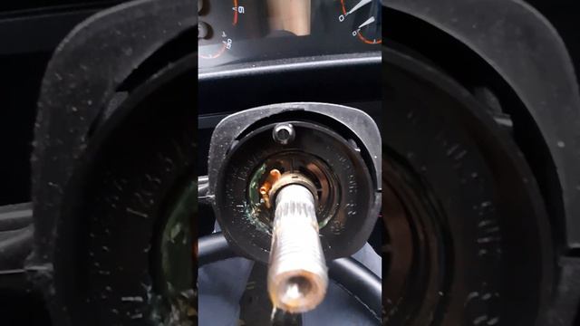 Лада Нива Легенд (ЛНЛ) устраняю скрипы руля!