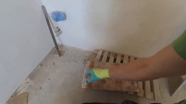 Укладка плитки на неровный пол. ВАЖНО!! Почему трескается плитка.