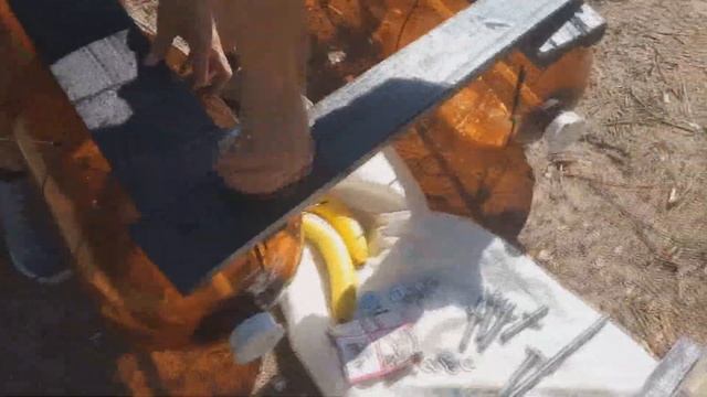 Плот из пластиковых кег