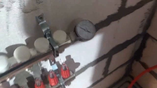 Опрессовка воздухом системы водяных теплых полов