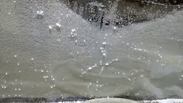 Утепление простенка пенопластовой крошкой.