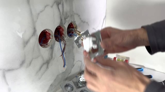 Установка Блока Розеток в Стену: