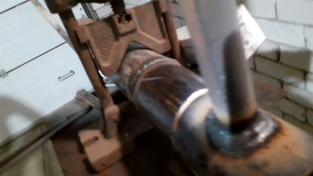 Как правильно приварить штуцер к трубе высокого давления..mp4