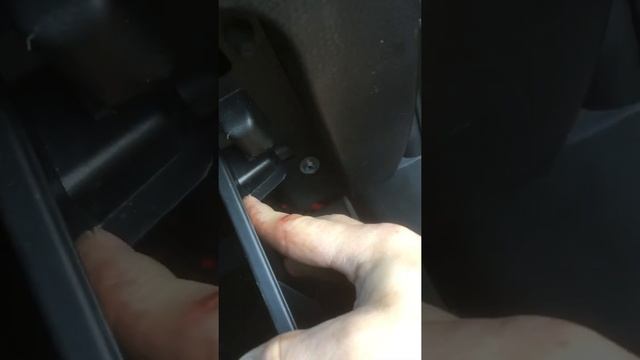 Замена салонного фильтра на митсубиси аутландер 2.0 первое поколение