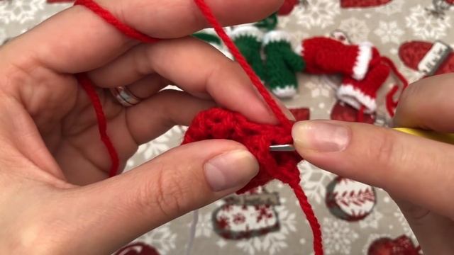 МК: ВАРЕЖКИ КРЮЧКОМ. НОВОГОДНИЕ ИГРУШКИ на елку