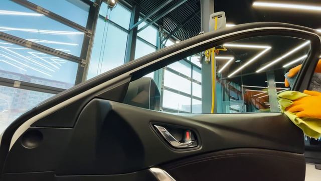 ЧИСТИМ СТЕКЛА АВТОМОБИЛЯ ПРАВИЛЬНО!