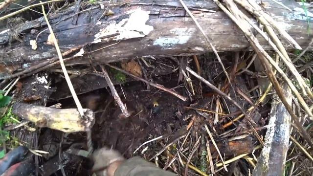 Нашли много цветного металла . Куча металла .