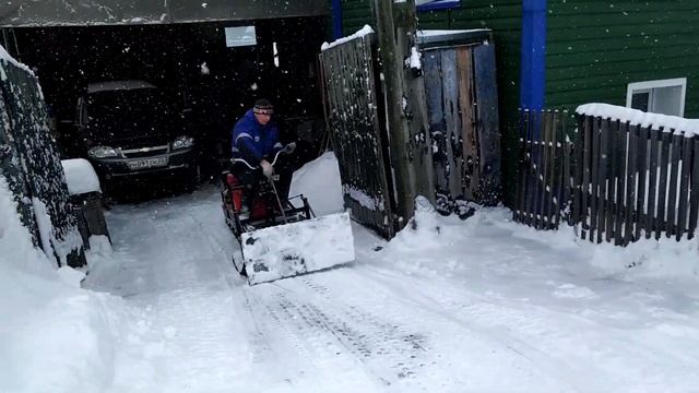 Чистка снега на мотособаки.