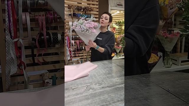 Классический вариант упаковки круглого букета подробно?