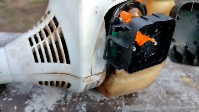 Мотокоса Stihl FS-55. Не заводится после "зимней спячки". Ремонт ускорительного насоса.