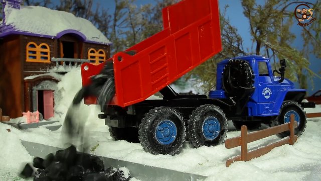 Мультик про Машинки - Маша и Её друзья строят гараж для машинок. МанкиМульт