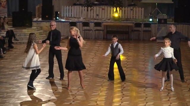 Бальные танцы родители с детьми