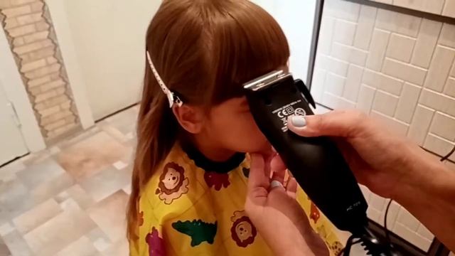 Стрижка чёлки в Домашних условиях//Семья Лопатиных?