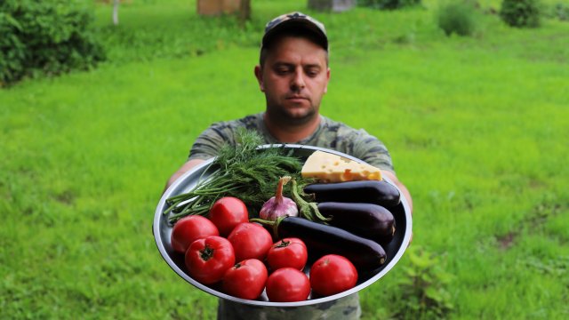 Показываю как приготовить идеальный салат из баклажан к мясу.