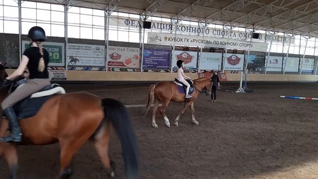 ? ВЗРОСЛЫЕ ЗАКРЫЛИ ГЛАЗА от страха, когда лошадь понесла МАЛЕНЬКОГО РЕБЕНКА ? КОННАЯ ПРОГУЛКА ?